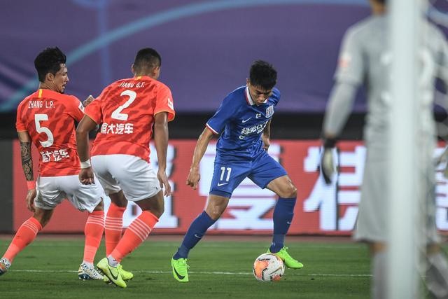 乔帅：杜润旺进攻手感很好 但要避免走步违例