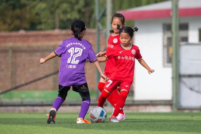 库里31分汤普森失绝平三分 勇士不敌森林狼