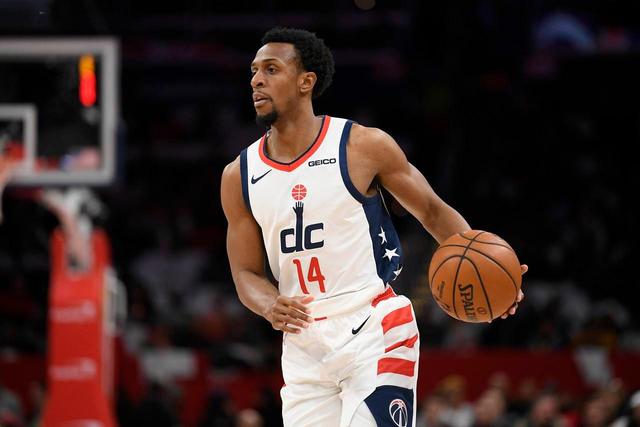 雷蒙21分北京胜广厦 梅克29分福建送四川7连败